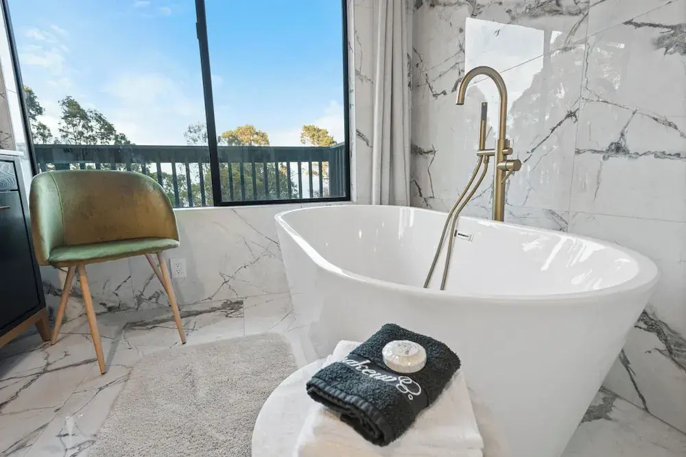 Marbella Lane 3BR Penthouse Executive Suite SFO