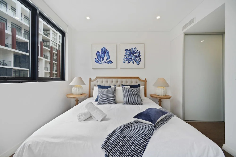 HomeHotel-Waterside Luxury & New Residences