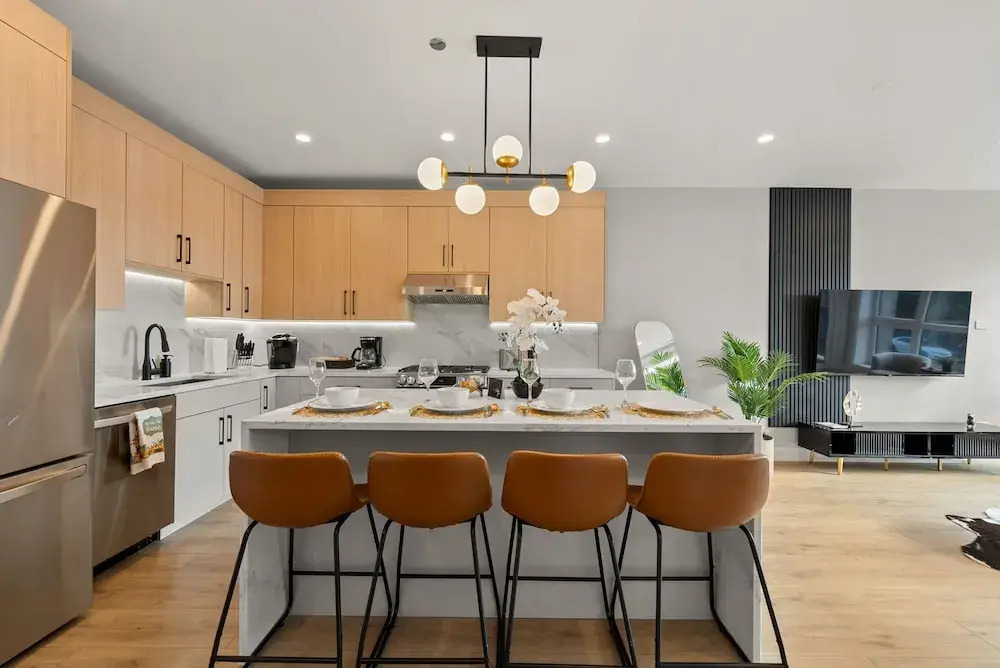 Bright 2bed 2bath in Brand New Pilsen Development