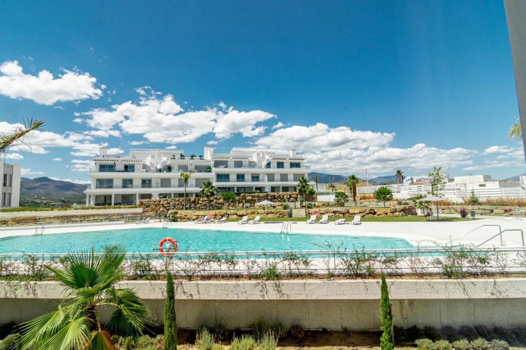 LM352B- Spacious family penthouse with sea view