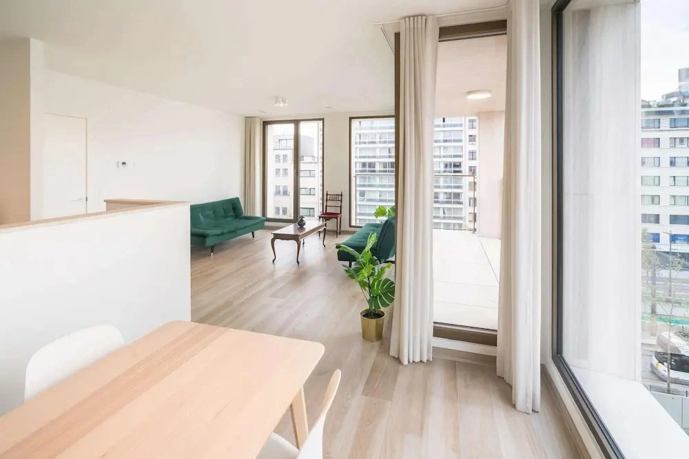 12-guest Lively Stay With Balcony