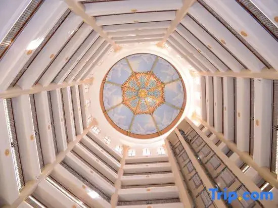 Longkou Nanshan Castle Hotel