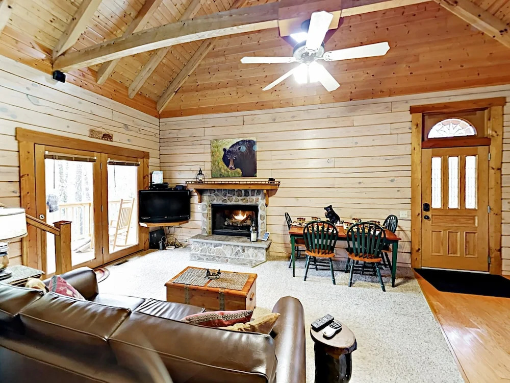 Ridgetop Retreat - 2 Br Cabin