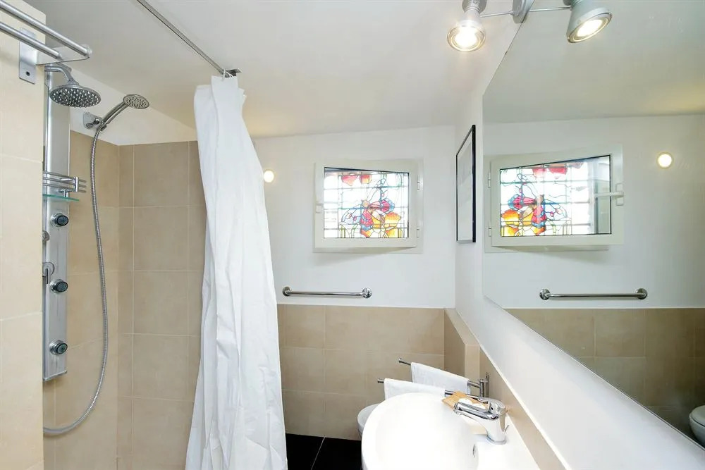 Michelangelo Charmsuite