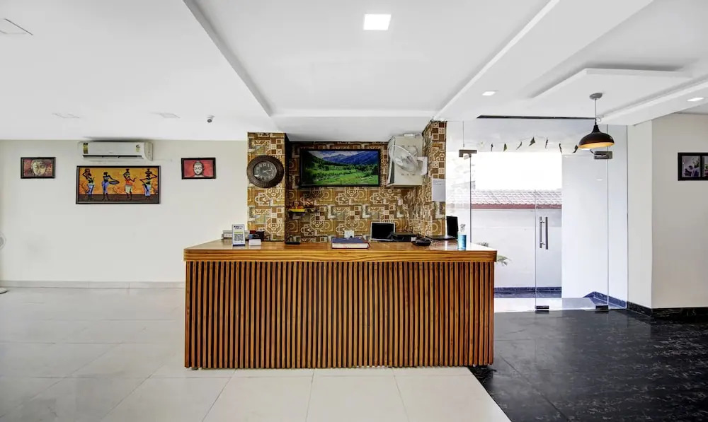 OYO Townhouse 80033 Noida Grand