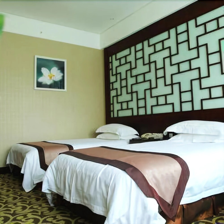 Huangmei Royal Hotel