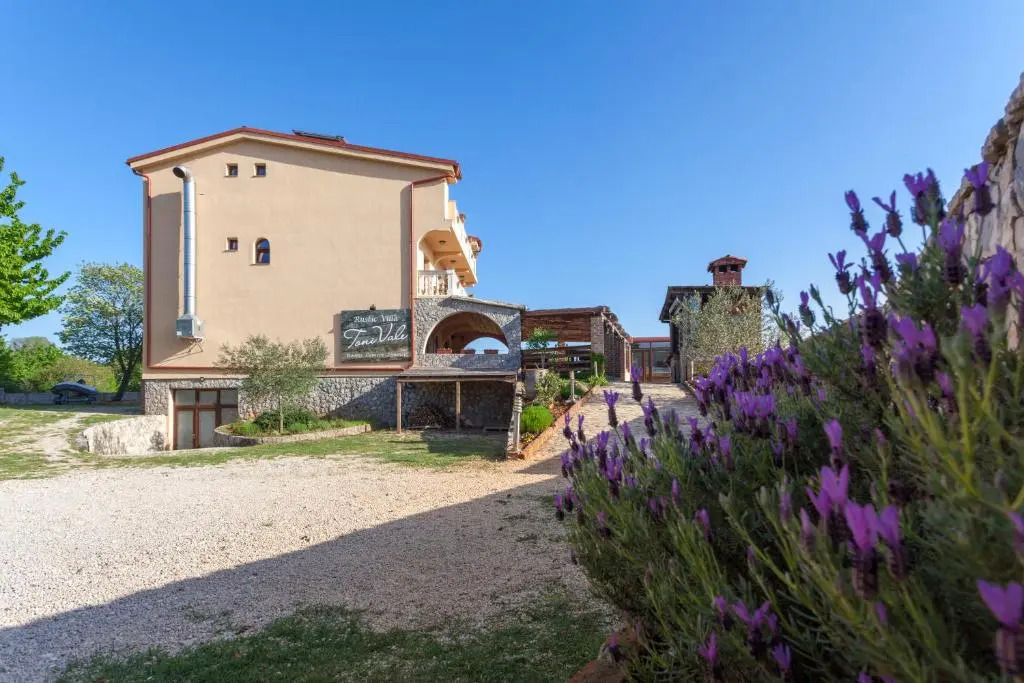 B&B Tonivale - Heated Pool, Padel & Meeting Room