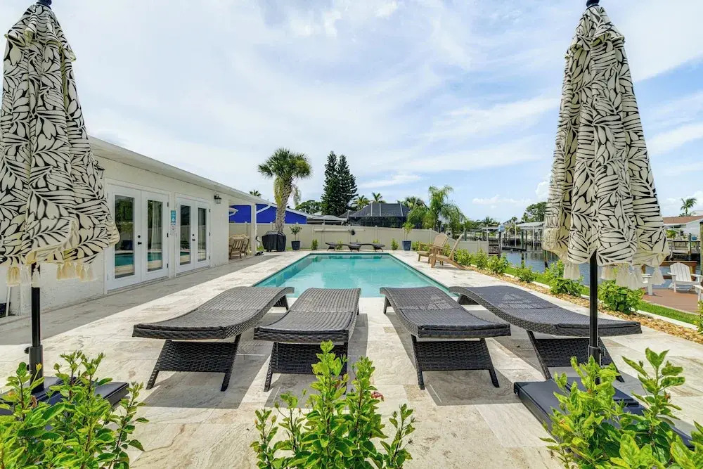 Private Pool w/ Canal Views: Apollo Beach Getaway