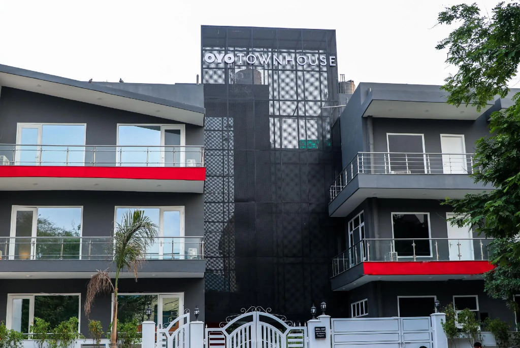 OYO Townhouse 032 Galleria Market