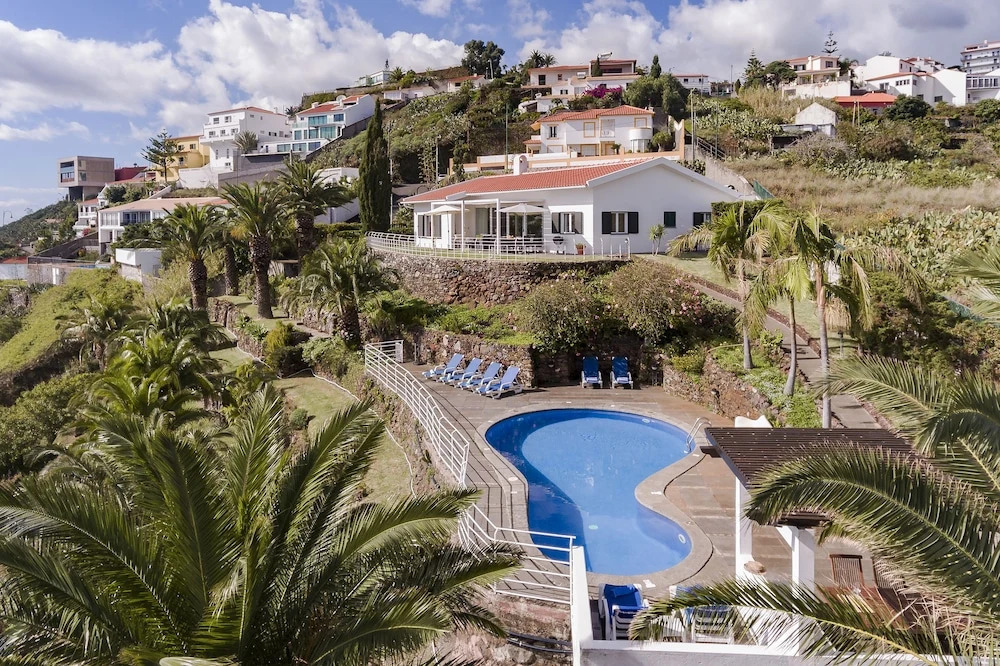 Vila da Falésia-With Pool and views