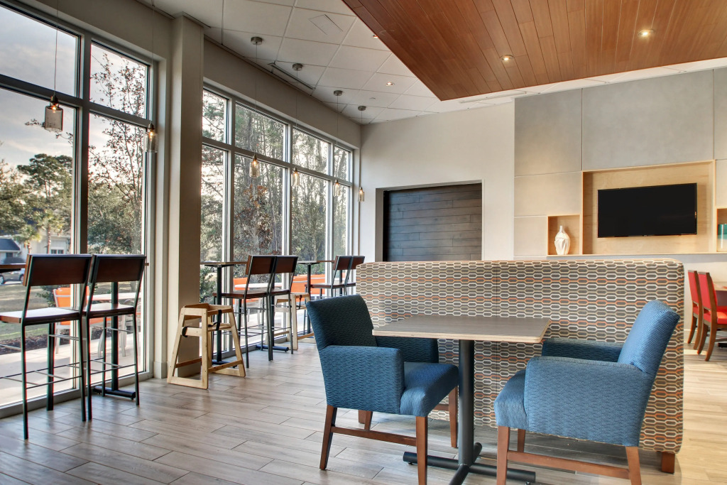 Holiday Inn Express & Suites Charleston NE Mt Pleasant US17 by IHG