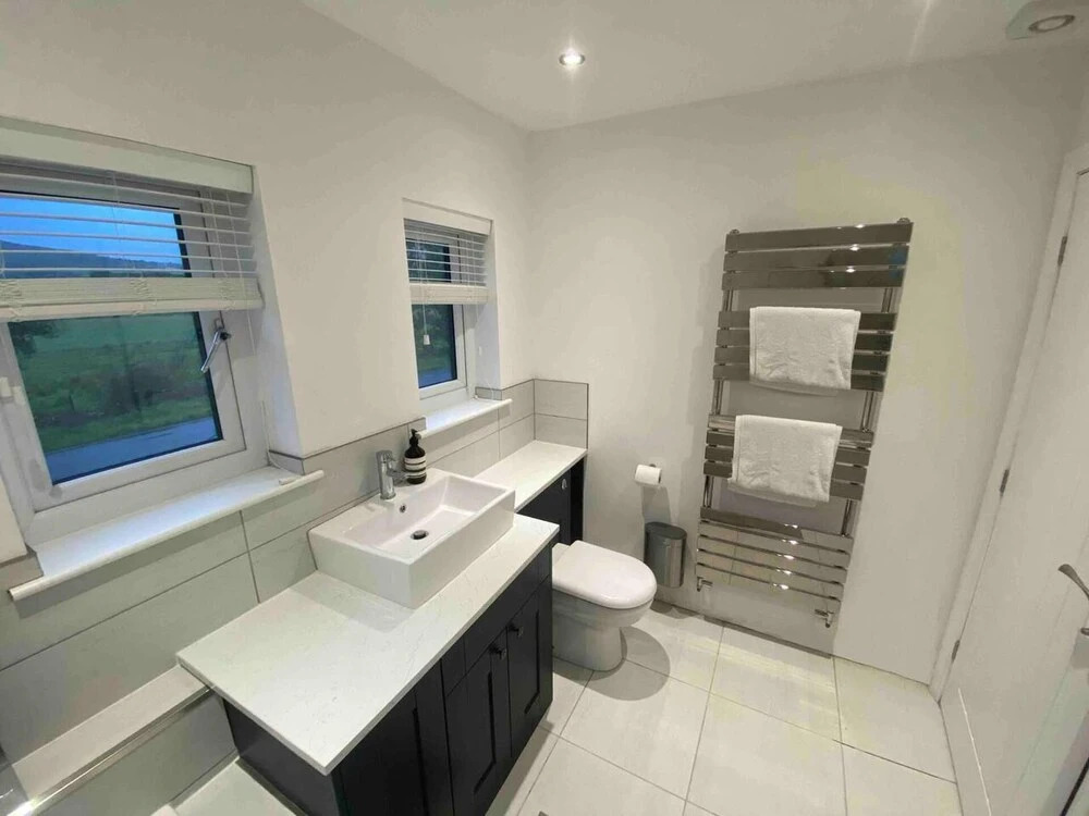 New Modern & Spacious Snowdonia Home - Sleeps 7
