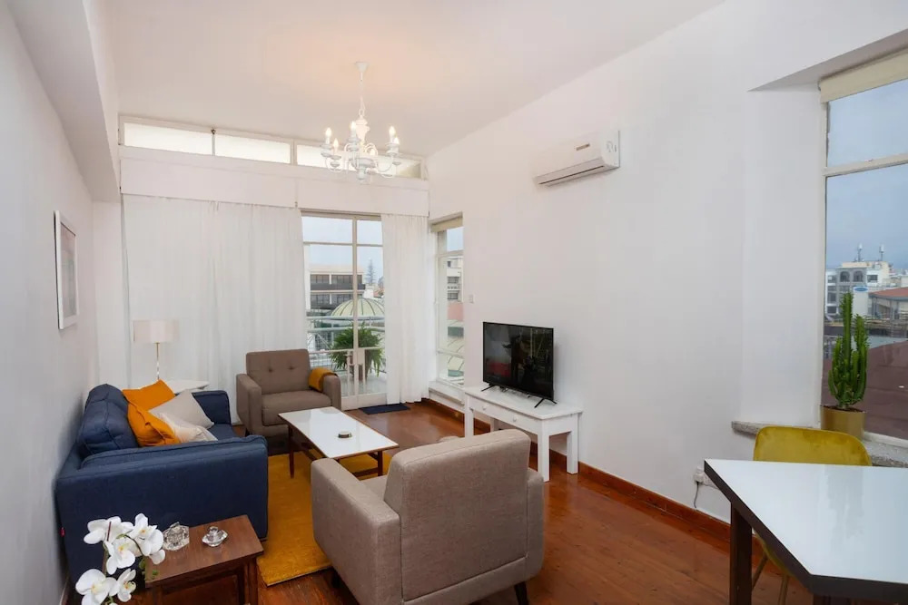 1-80 Collection Apt 301