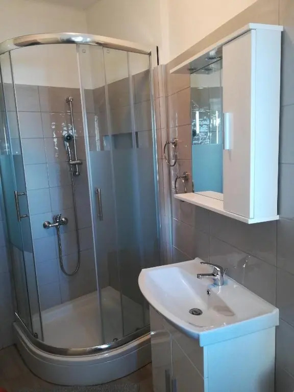Studio apartman Arni