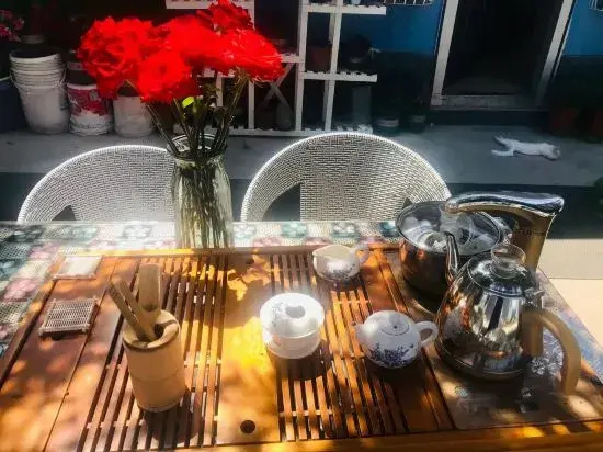 Bu Er Jin Si He Yuan Bin Guan