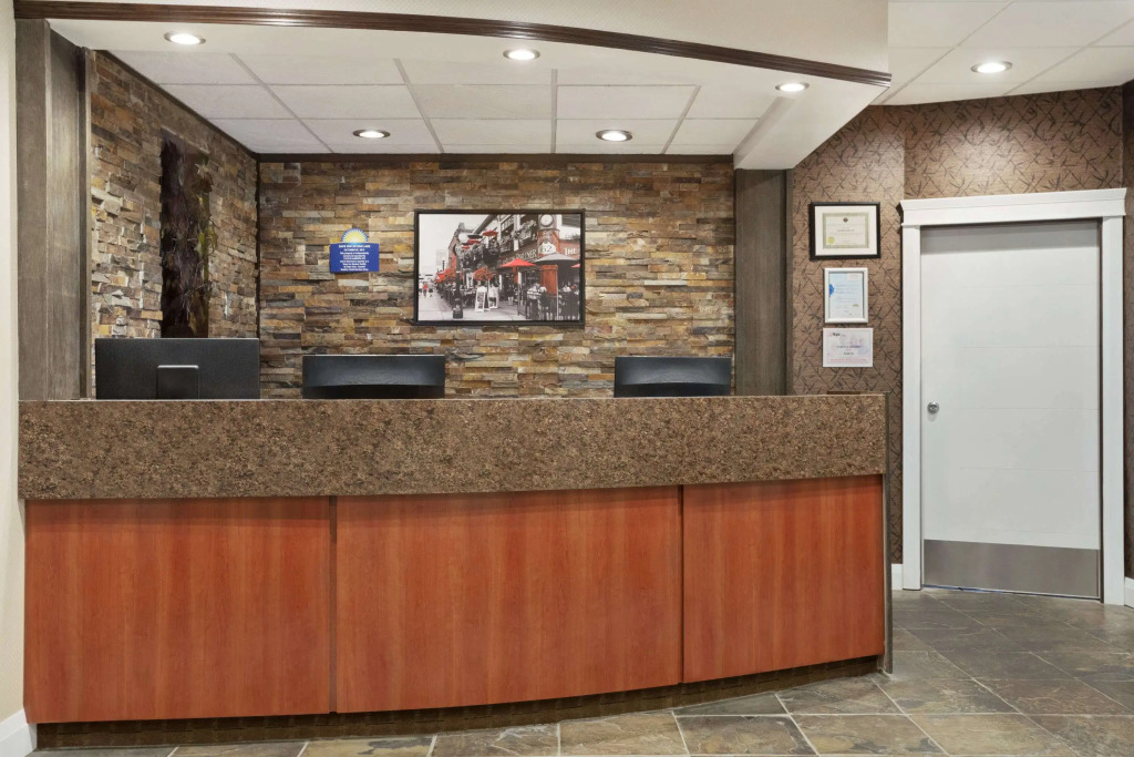 Days Inn by Wyndham Sylvan Lake