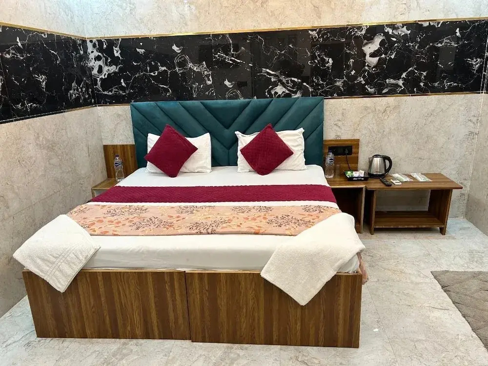Hotel Js Inn