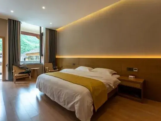 Weixi Gadan Fanyin Homestay (Tacheng Cultural Square Store)