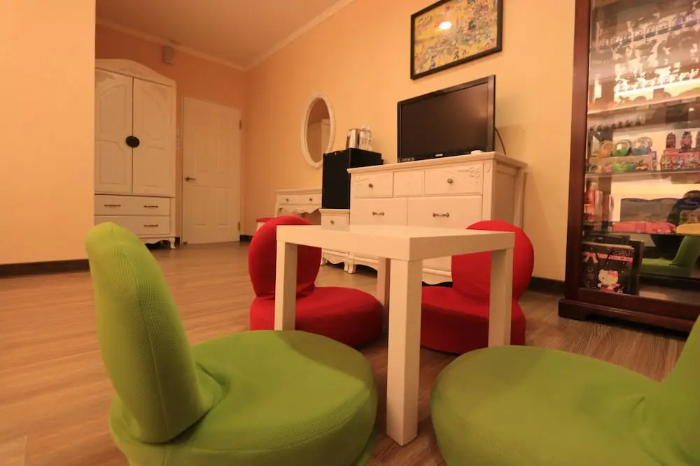 Doll House Lodge