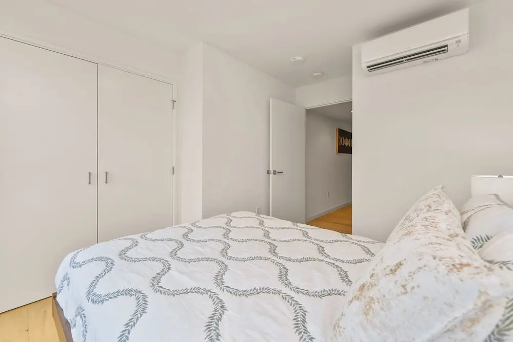 Sky Ala Moana 4209 2 Bedroom Condo by RedAwning