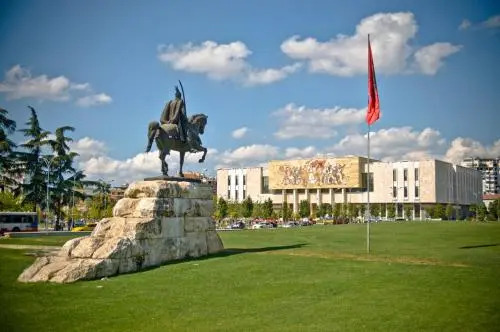 Hotel Lugano Tirana