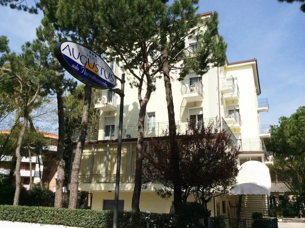 Hotel Augustus