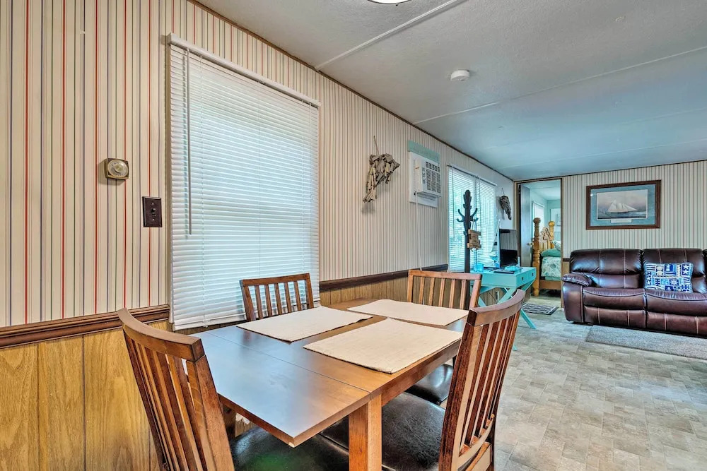 Cabin w/ Fire Pit, Walk to Steinhatchee River!