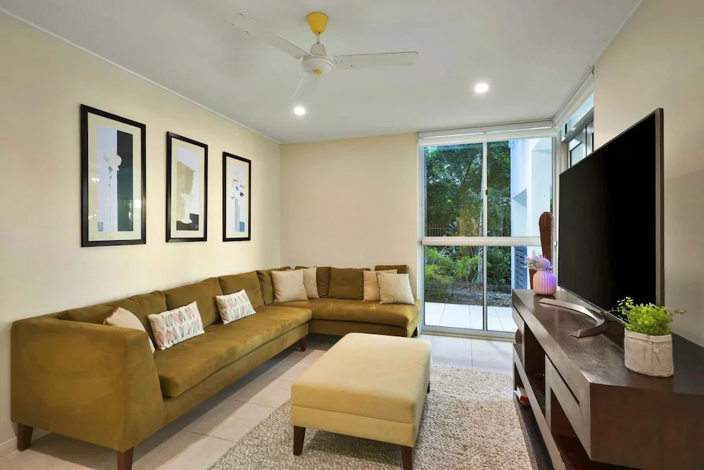 Pavillions 12 With Pool And Golf Buggy