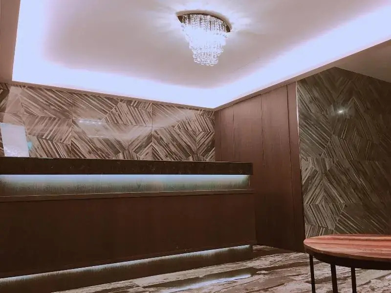 West Inn 48