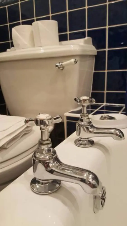 2 Bedroom Apartment 3 Minutes From Haymarket