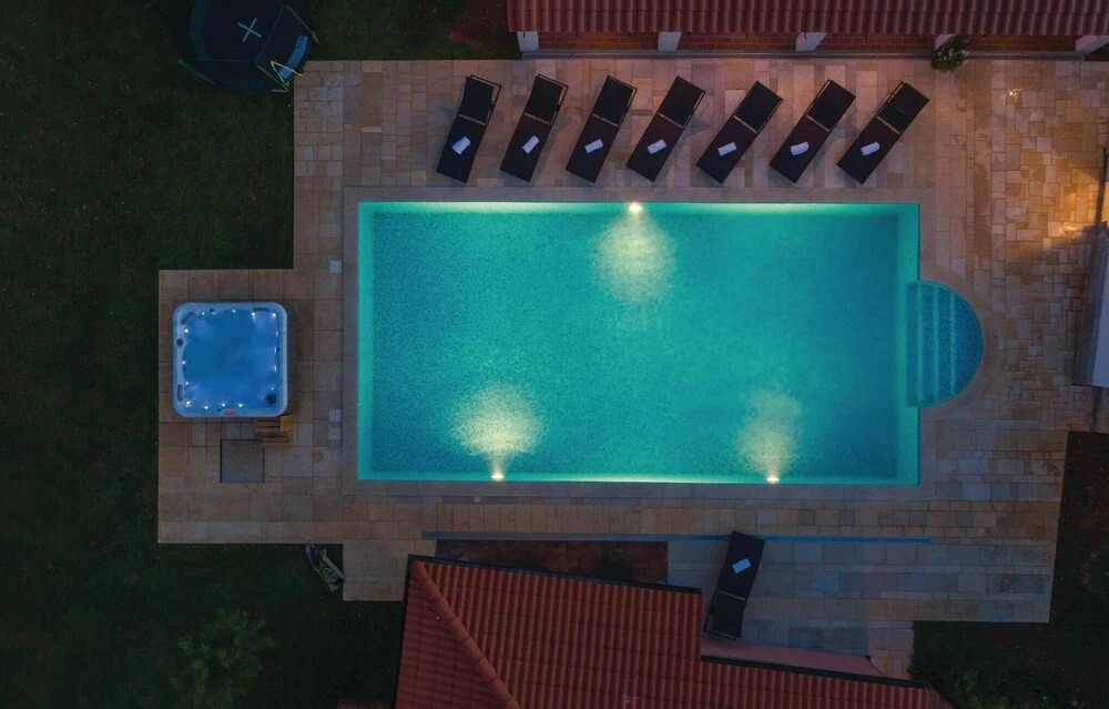 Beautiful Home in Pula With Wifi and 7 Bedrooms