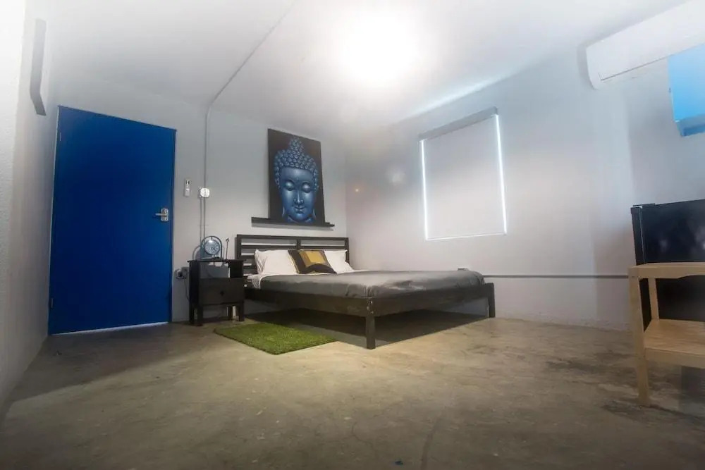 Nomada Urban Beach Hostel- Calle Loiza