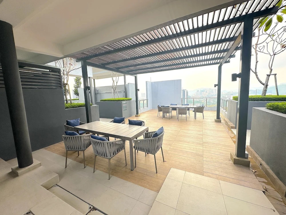 Neu Suites by Cozy Homes Near Gleneagles, KLCC & LRT