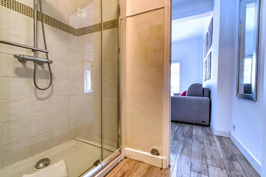 Romantic and new apartment in the famous Rue Meynadier in the supercentre of Cannes
