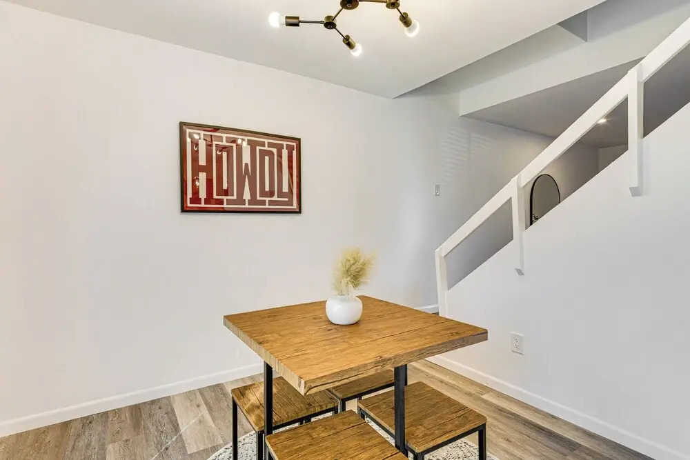 Convenient Bryan Townhome w/ Patio < 3 Mi to A&m!
