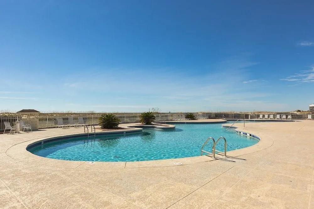 400 Plantation Condo Unit 2505 - 1 Br condo by RedAwning