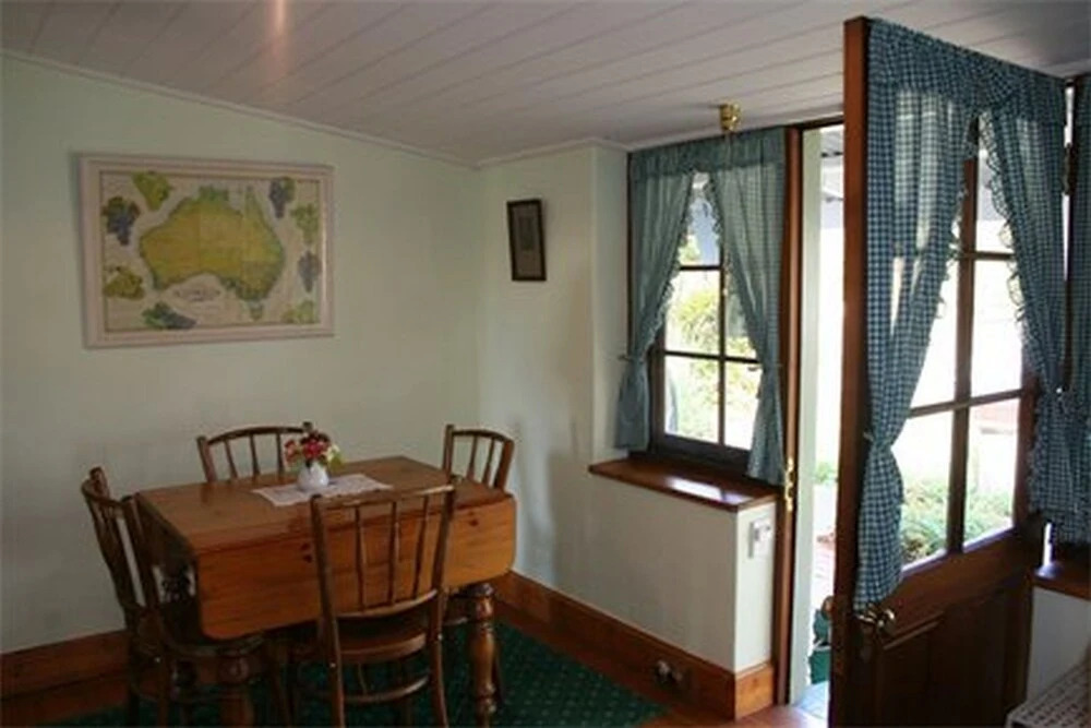 Sarahs Cottage