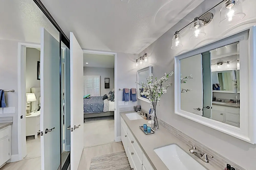 Newly Renovated 2020! 3 Bedroom Condo
