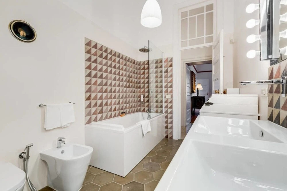 Bright 3 bed Flat 9 min From Piazza di Spagna