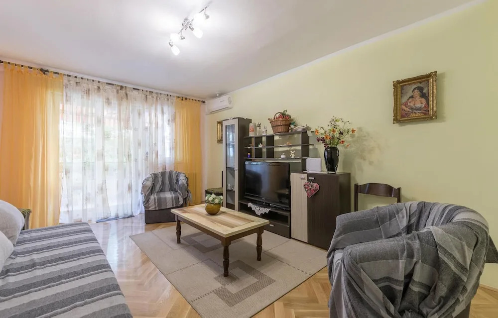 Awesome Home in Pula With Wifi and 2 Bedrooms