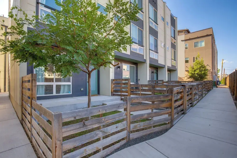 Mountain-view Rooftop Deck: Denver Townhome