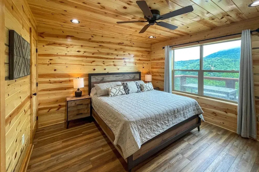 Mountain Dew Cabin w/ Hot Tub & Scenic Views!