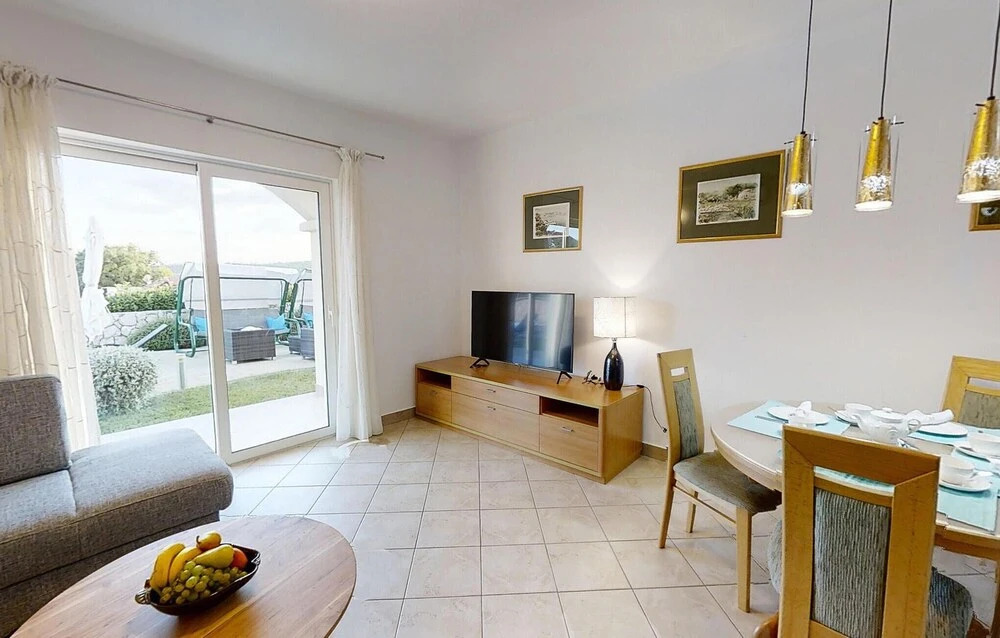 Nice Home in Pirovac With Wifi and 4 Bedrooms
