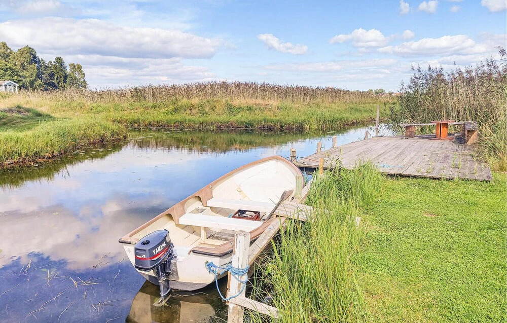 Stunning Home in Vänersborg With 3 Bedrooms and Wifi