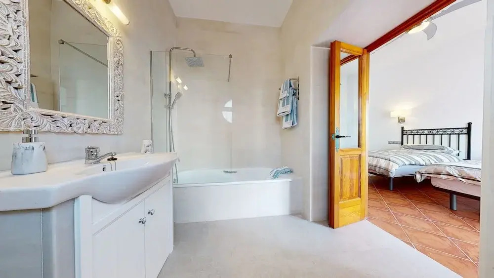 5 Bedroom-PrivatePool-Balcony-Sea View-Nerja