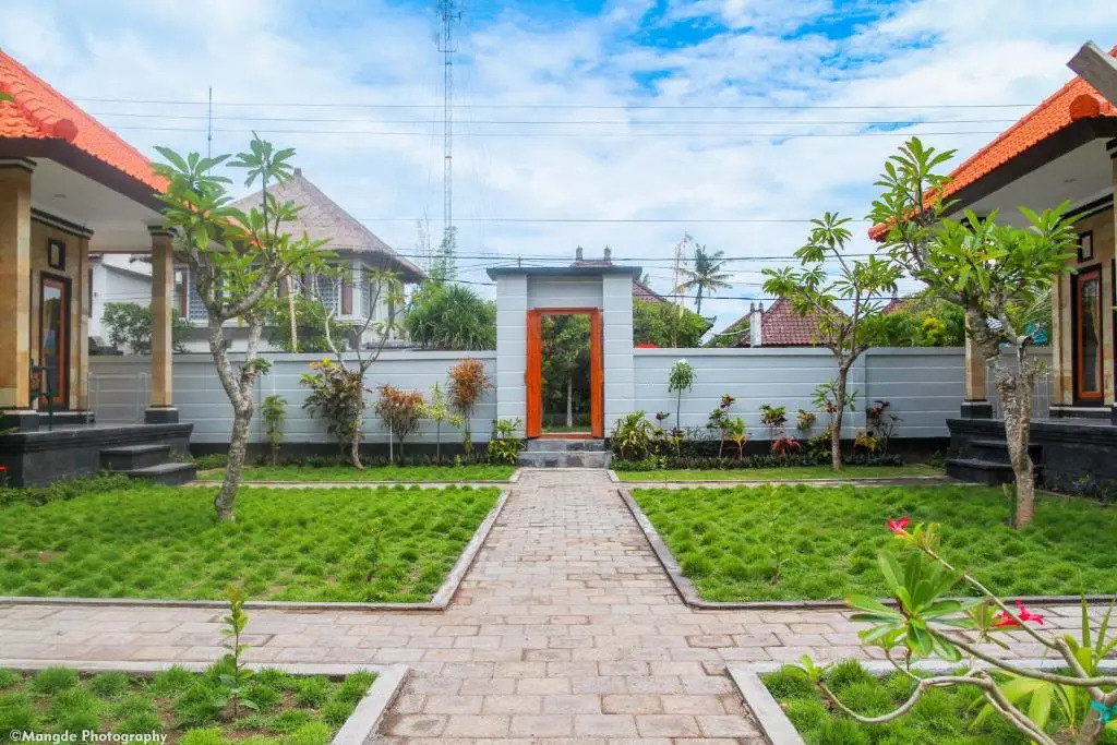 DeIndra Nusa Inn