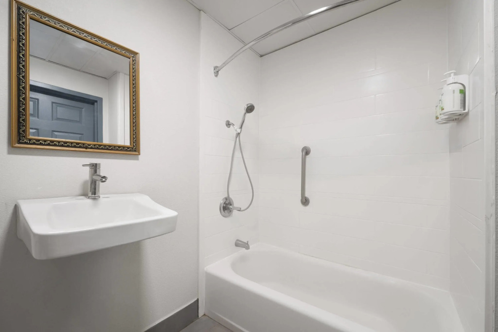 Wingate by Wyndham Savannah Gateway