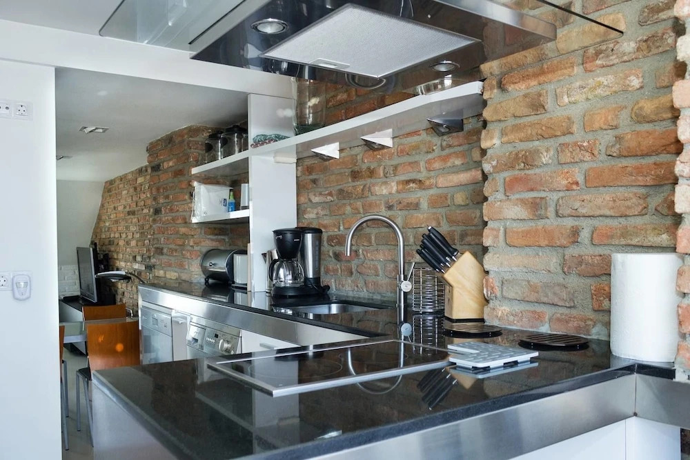 FM Deluxe 2-BDR Apartment with Rooftop Terrace - Varna