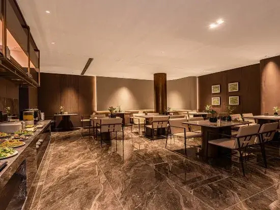 RED MAPLE HOTEL（Qiqihar Railway Station）