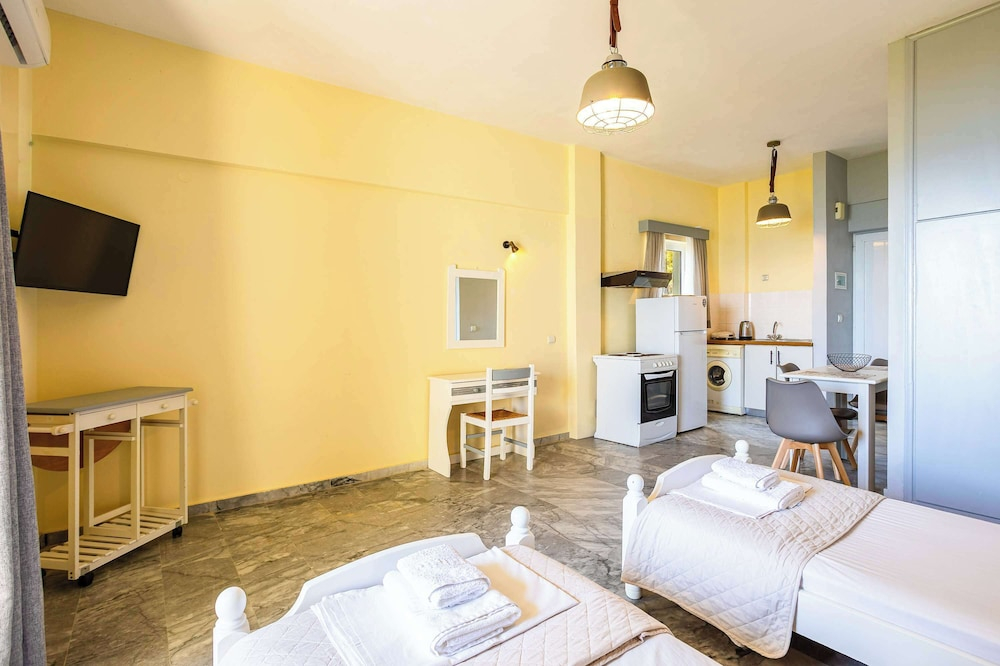Beachfront Nest Memi Koroni-seaheaven House A3